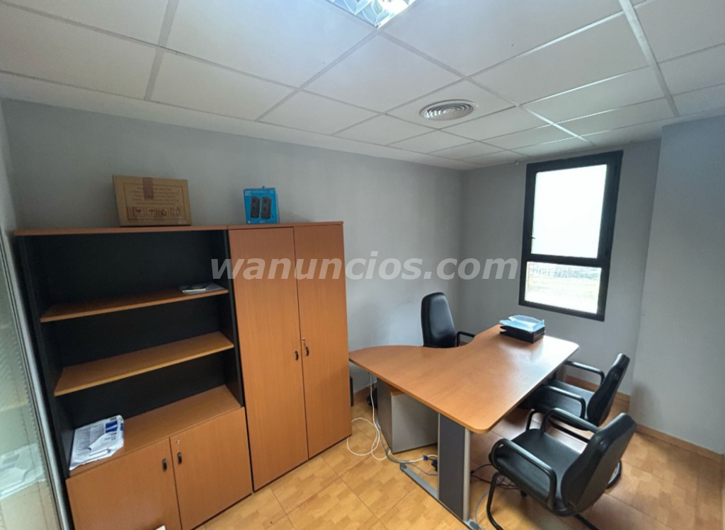 1.200 € - Oficina alquiler con 4 despachos y cocina (Carabanchel) 2