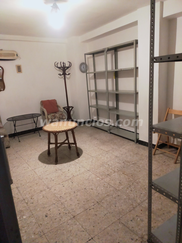 130 € - Alquilo local económico ideal para oficina o almacén 2