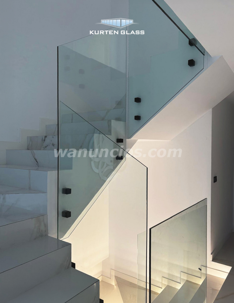 Cortinas de cristal, Barandillas de cristal, Pergolas bioclimaticas (Sevilla) 2