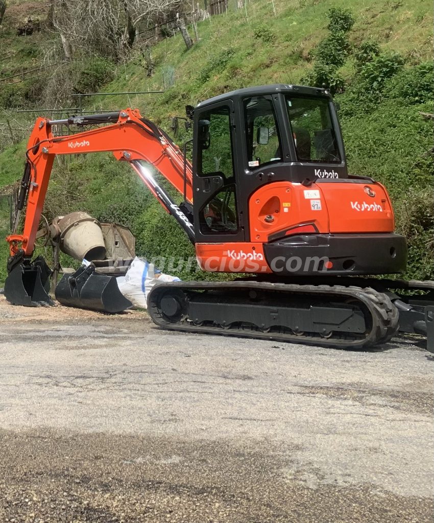 Trabajos con excavadoras , limpiezas de parcelas , excavación , etc