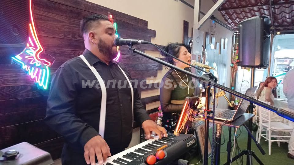 Cantantes para amenizar tu evento llámanos