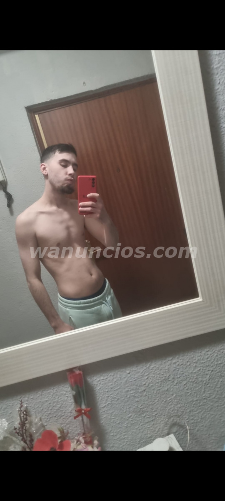 Chico joven de 22 años busca madura follamiga (Madrid)