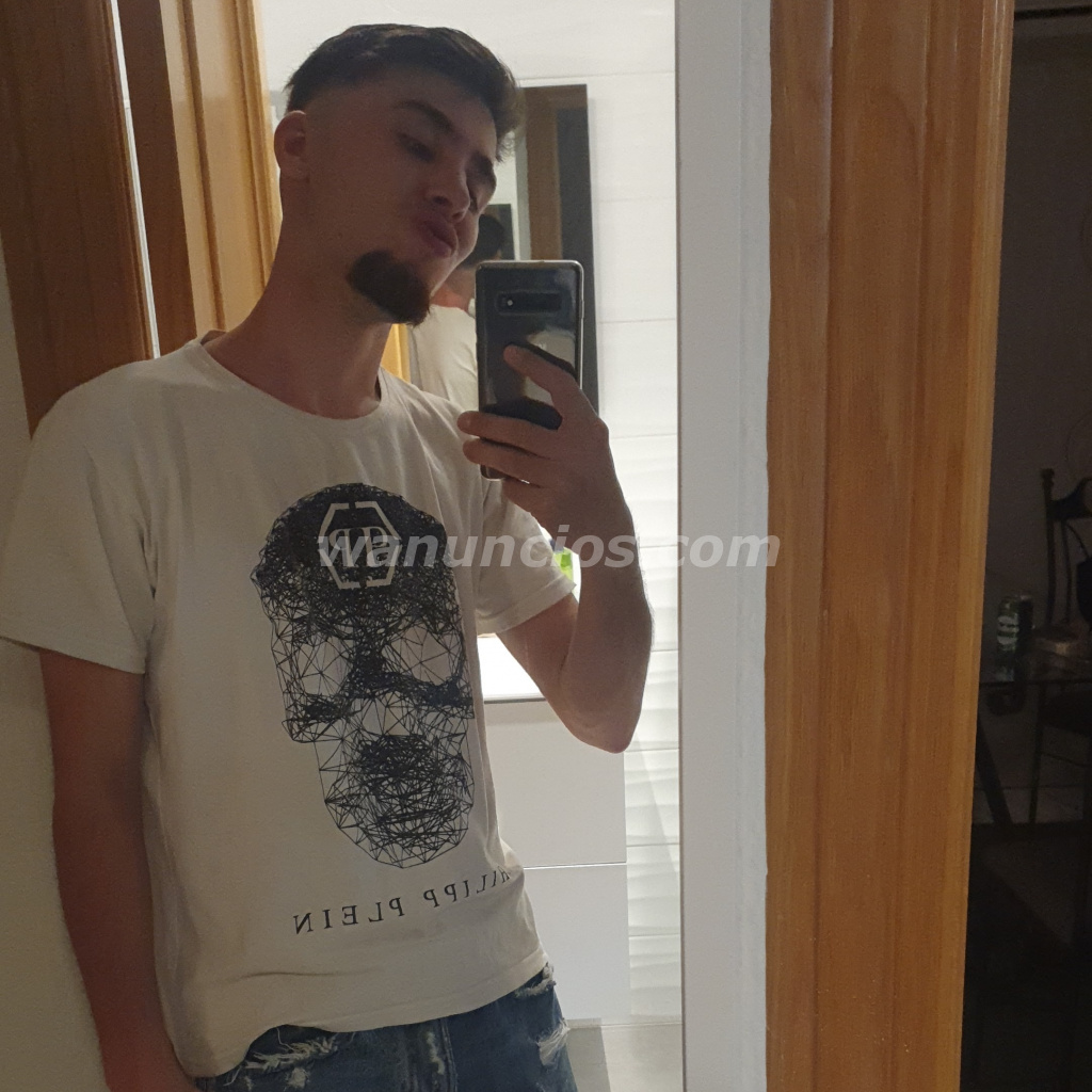 Chico joven de 22 años busca madura follamiga (Madrid) 2