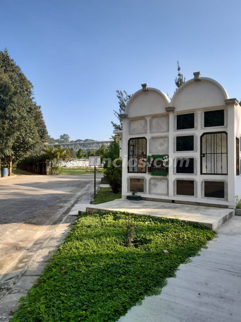 Cementerio privado las bouganvilias, Guatemala (Seis)