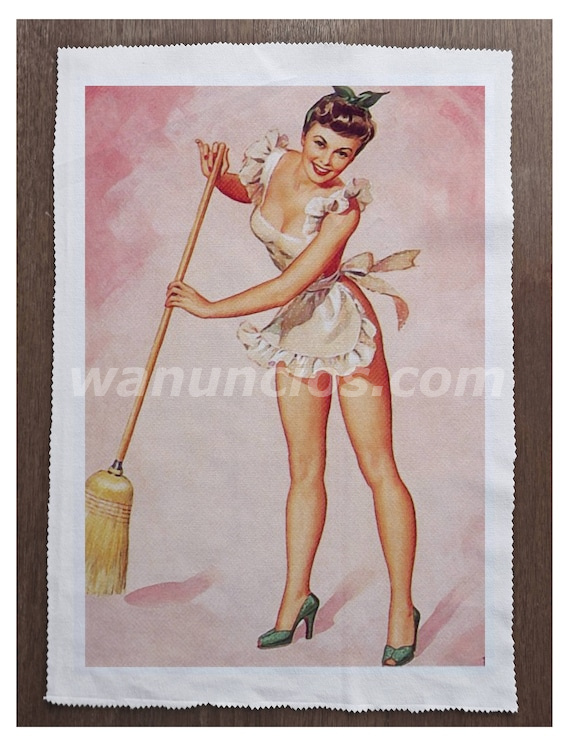 Servicio de limpieza nudista para chicas atrevidas