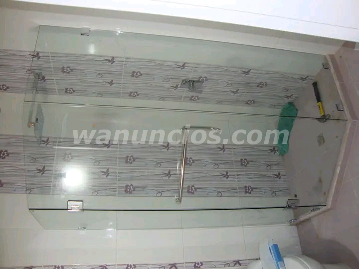200 € - Cristalería en general puertas de baño,ventanas,barandas (Barcelona)