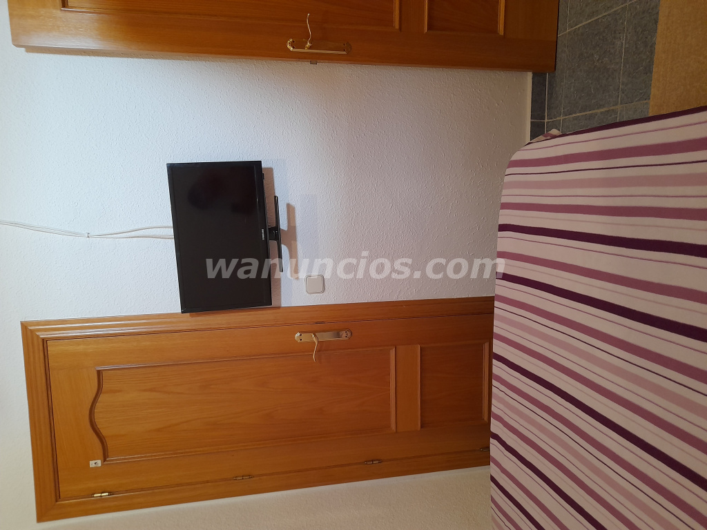 Comparto apartamento sin coste con chica joven soltera te interesa? (Centro Madrid)