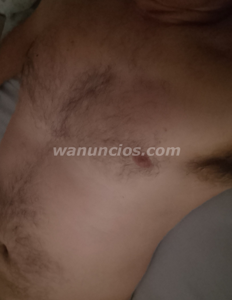 Chico de 46 años busca chicas jóvenes interesadas en chupar y sacar leche