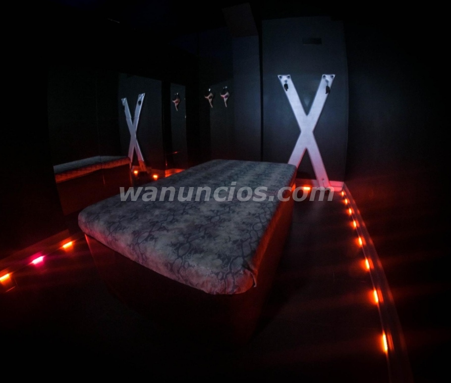 PAREJA JOVEN Y SENSUAL TE ACOMPAÑA A CLUB LIBERAL 2