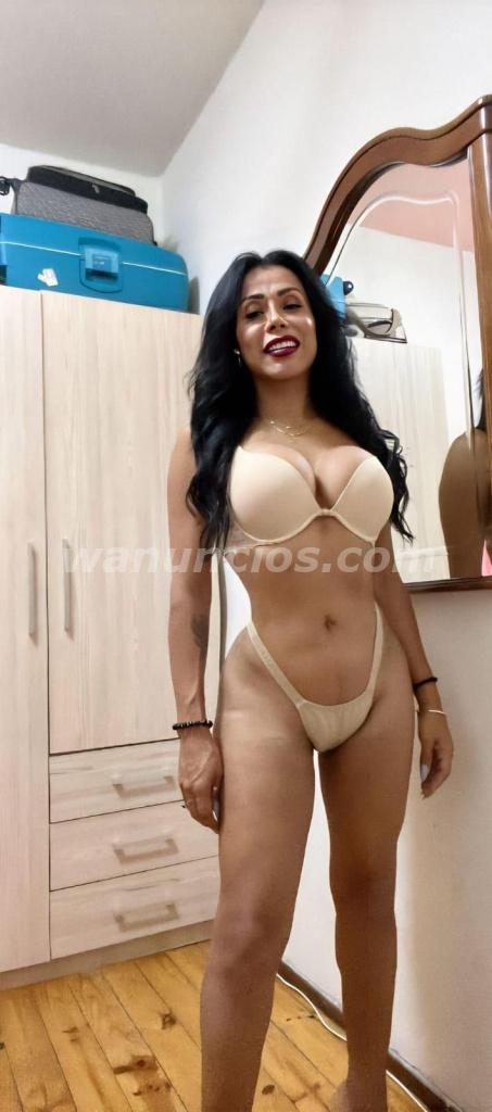 Hola me llamo ESMERALDA soy una chica trans muy guapa y cariñosa (León centro) 3